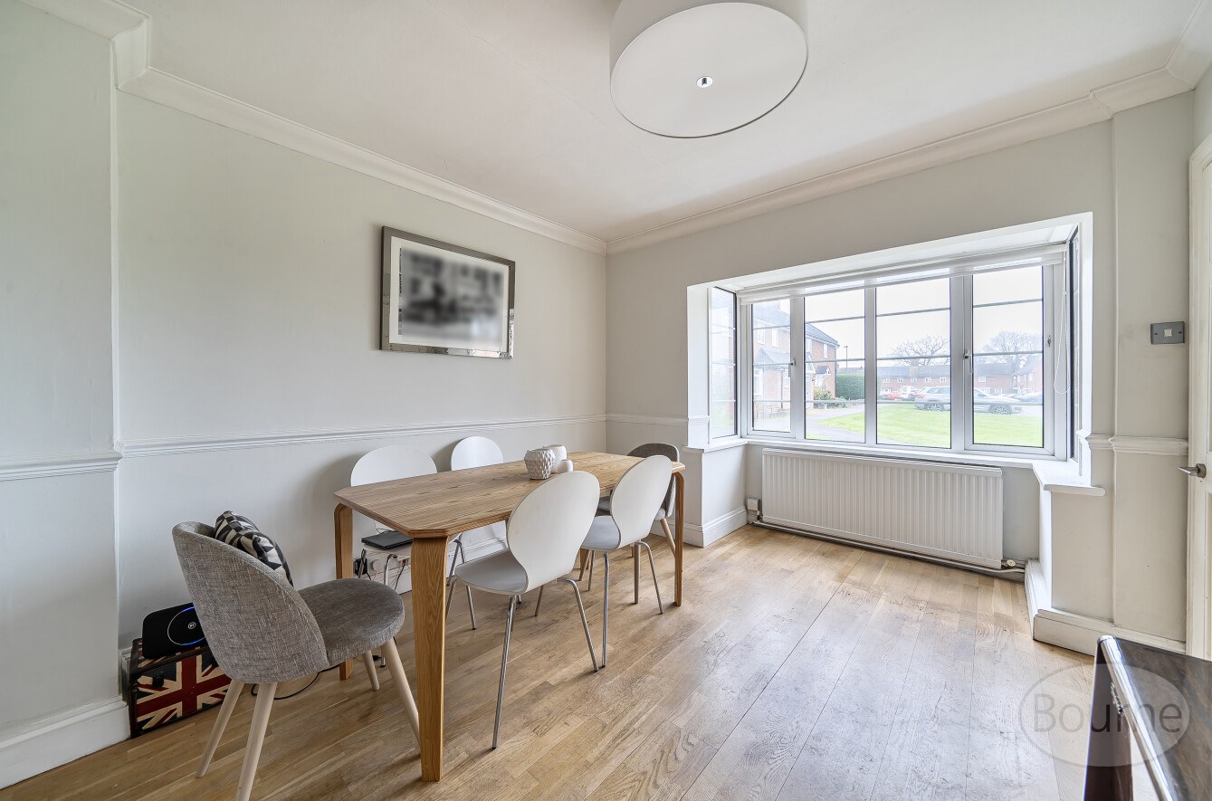 Bankside Drive, Thames Ditton, Surrey, KT7, photo 4