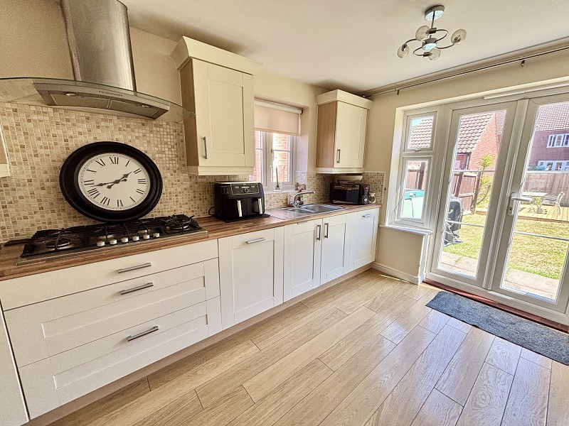 Llys Rhaeadr, Godrergraig, Swansea., photo 9