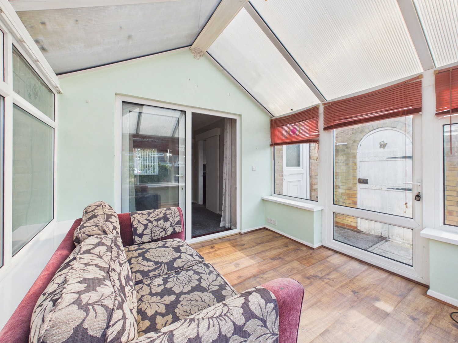 Denshaw Drive Morley, Leeds, West Yorkshire, LS27, photo 12