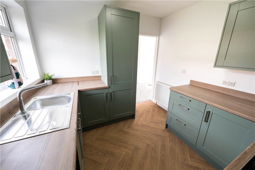 Arundel Walk, Birstall, West Yorkshire, WF17, photo 7