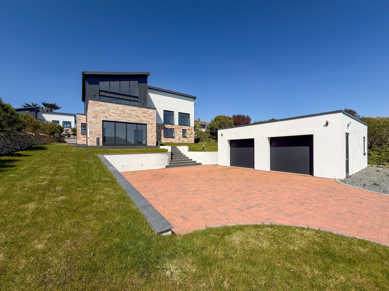 Coverack, Contemporary new build home