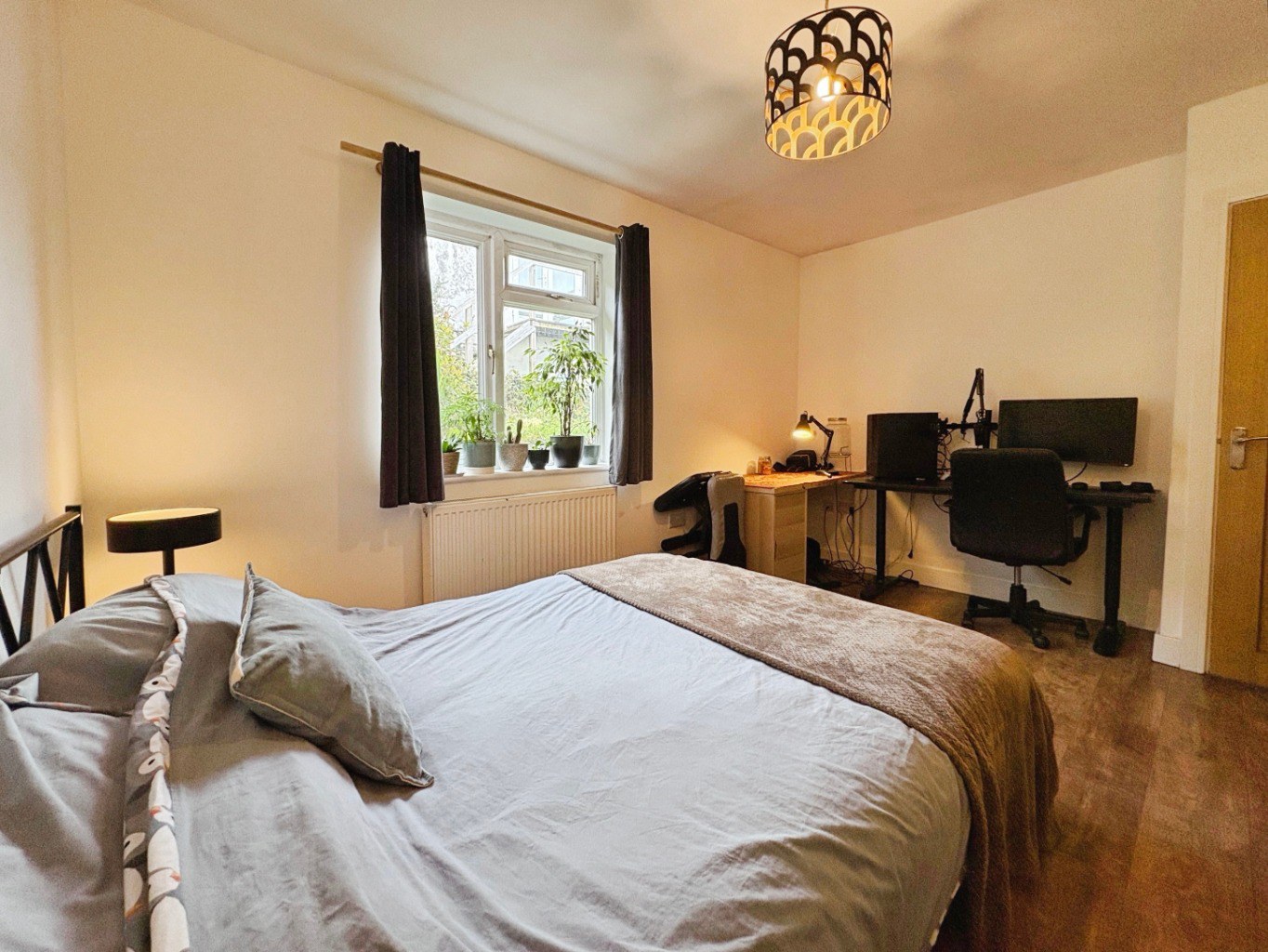 Lanner, Versatile bungalow with generous garden, photo 12