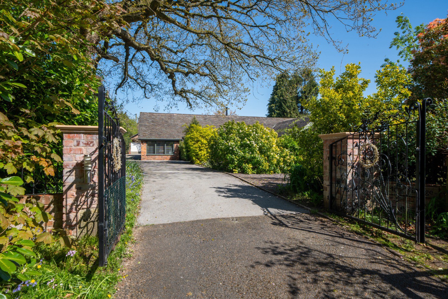 Manor Lodge, Holmes Chapel Road, Chelford, photo 7