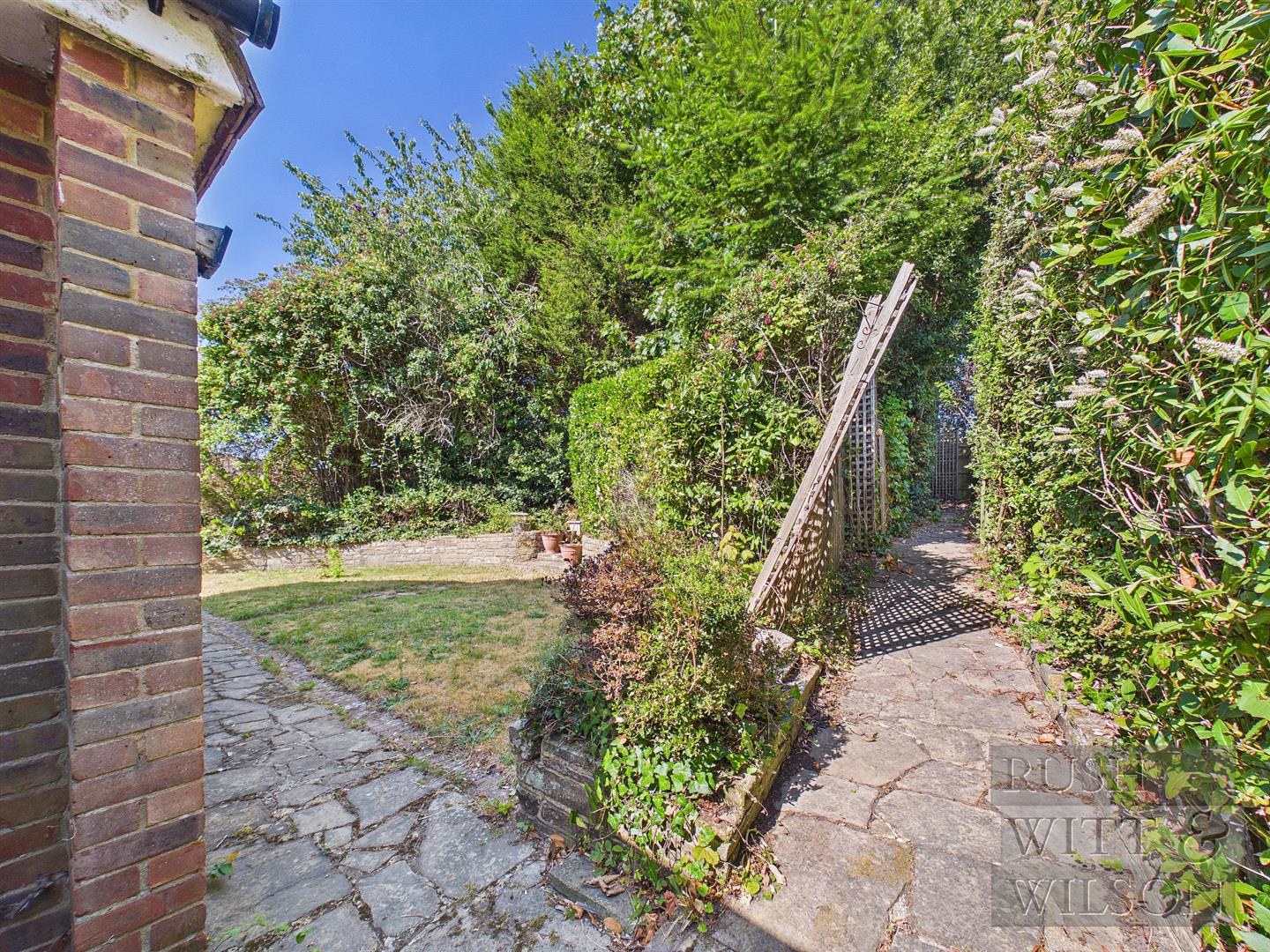 Ravens Close, Bexhill-On-Sea, photo 11