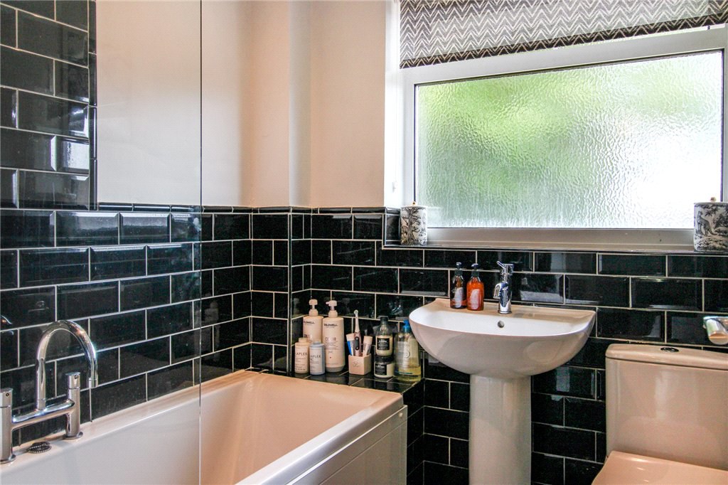 Aire Grove, Yeadon, Leeds, West Yorkshire, LS19, photo 5