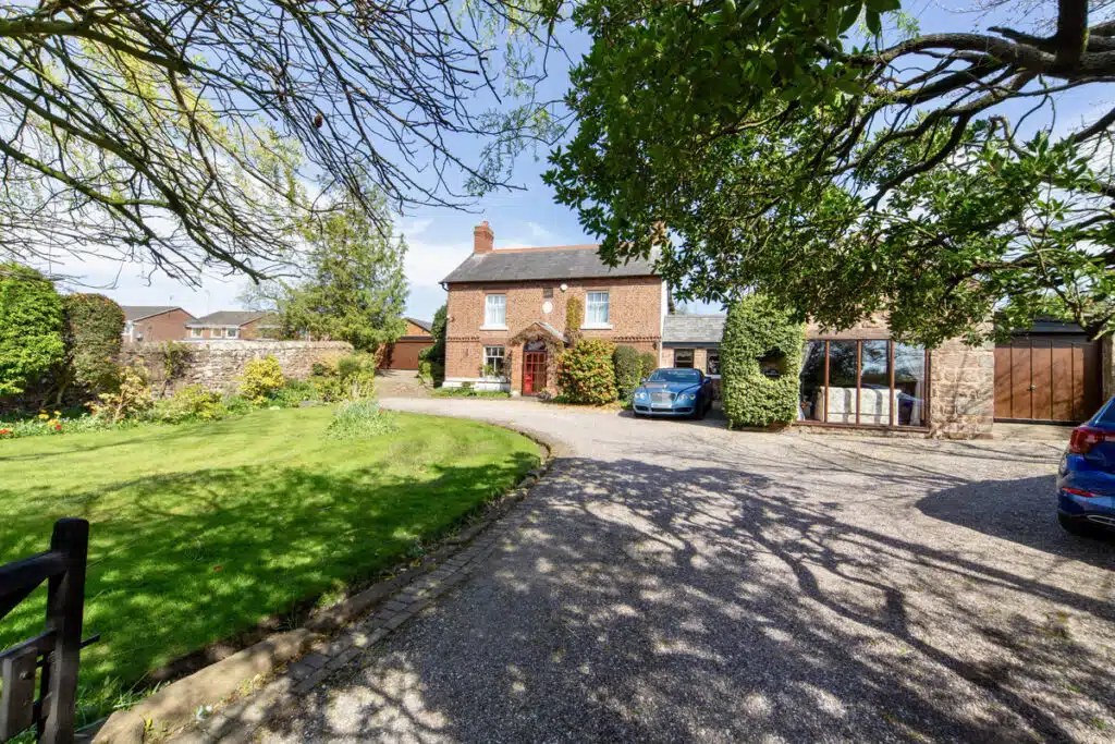 Woodfall Lane