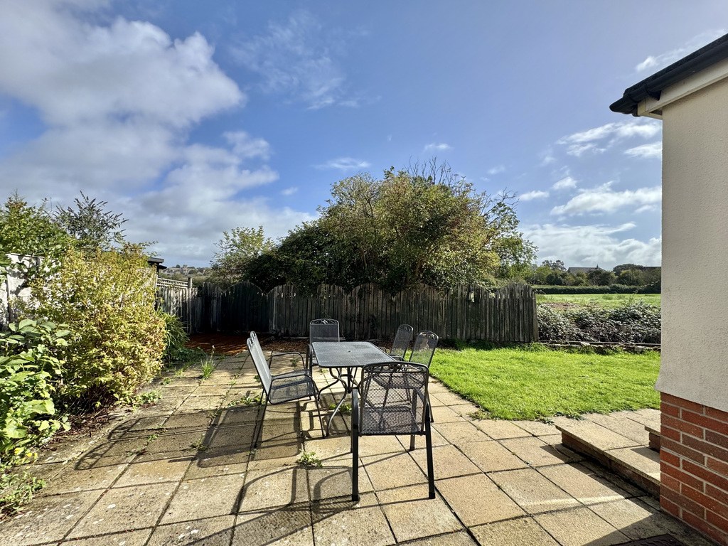 Comeytrowe Road, Trull, Taunton, Somerset, photo 12