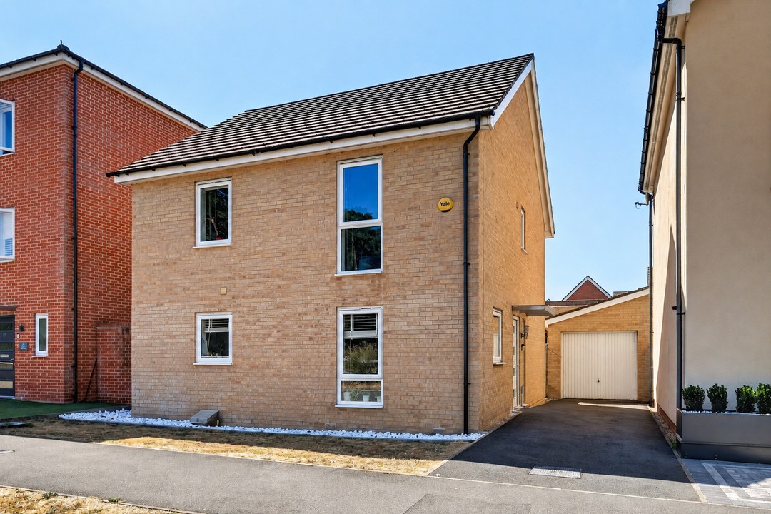 Lysander Drive, Bracknell, RG12