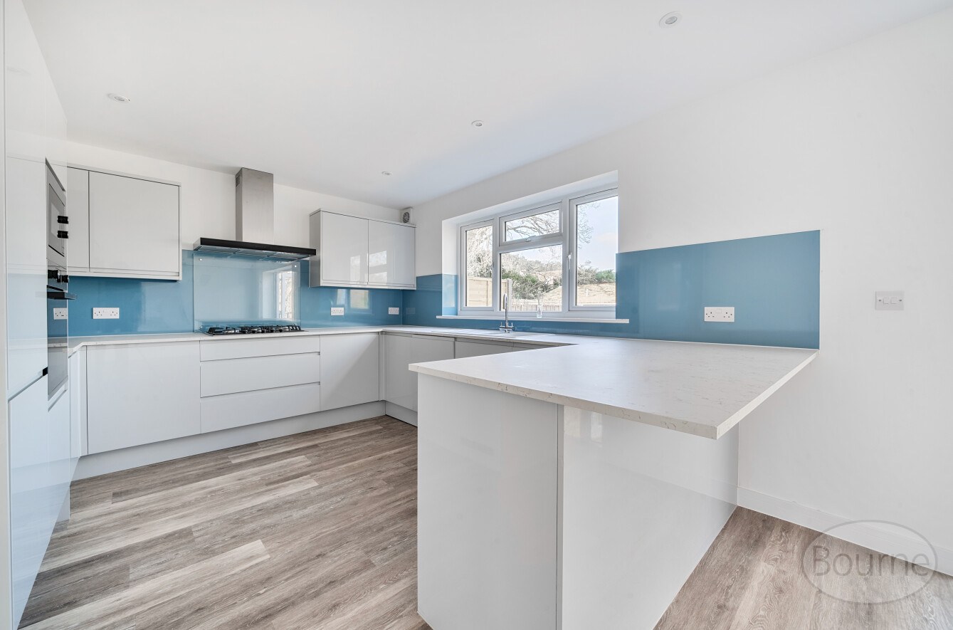 Broomwood Way, Lower Bourne, Farnham, Surrey, GU10, photo 6