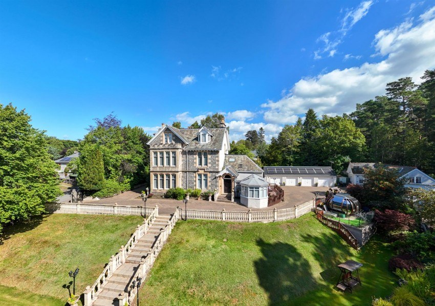 Dunstaffnage House & Cottage