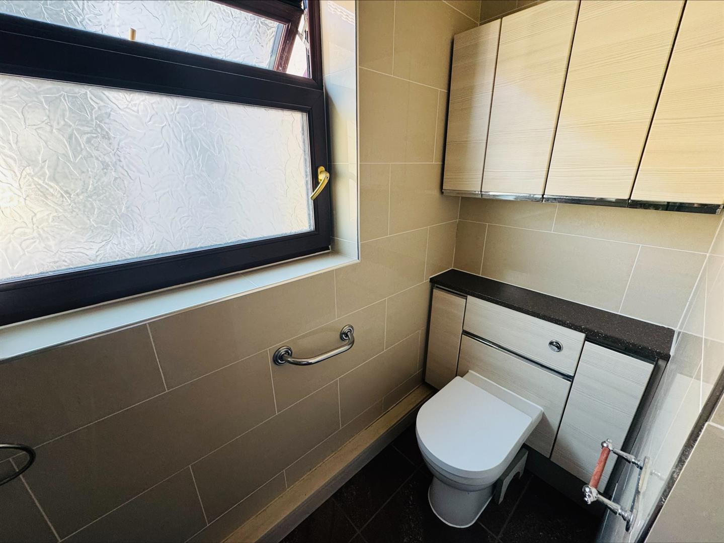 Coldstream Street, Llanelli, photo 18