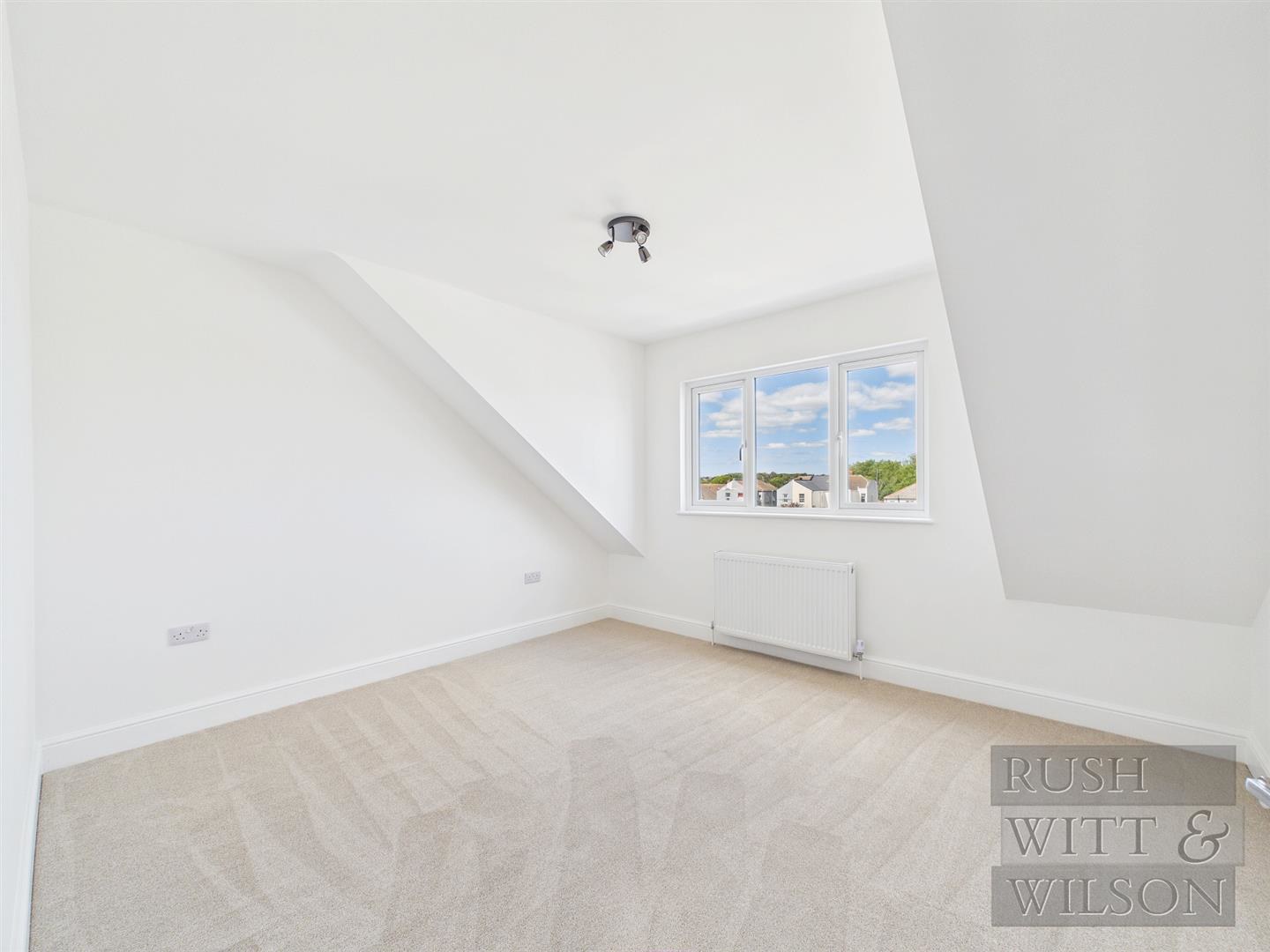 Amsterdam Way, St. Leonards-On-Sea, photo 12