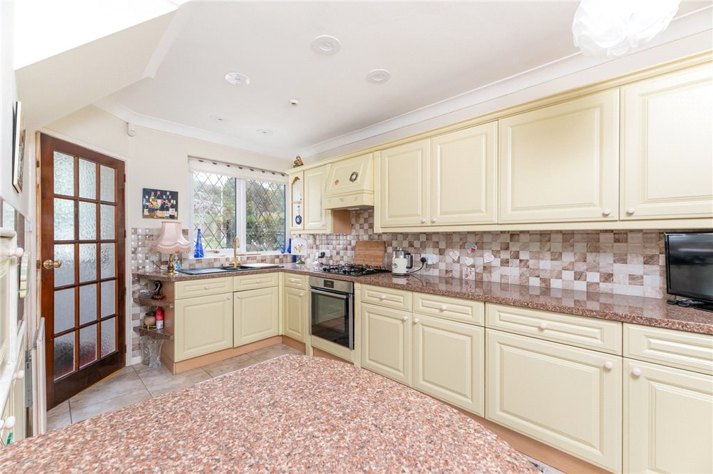Cottingley Cliffe Road, Bingley, West Yorkshire, BD16, photo 21