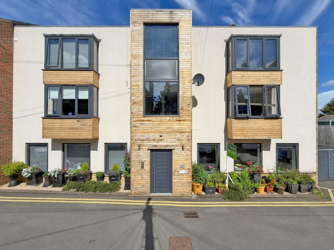 2 bed flat for sale in Back Dragon Parade, Harrogate