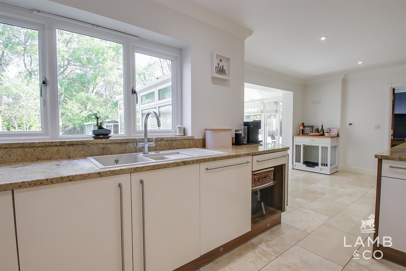 Walton Road, Kirby-Le-Soken, Frinton-On-Sea, photo 9