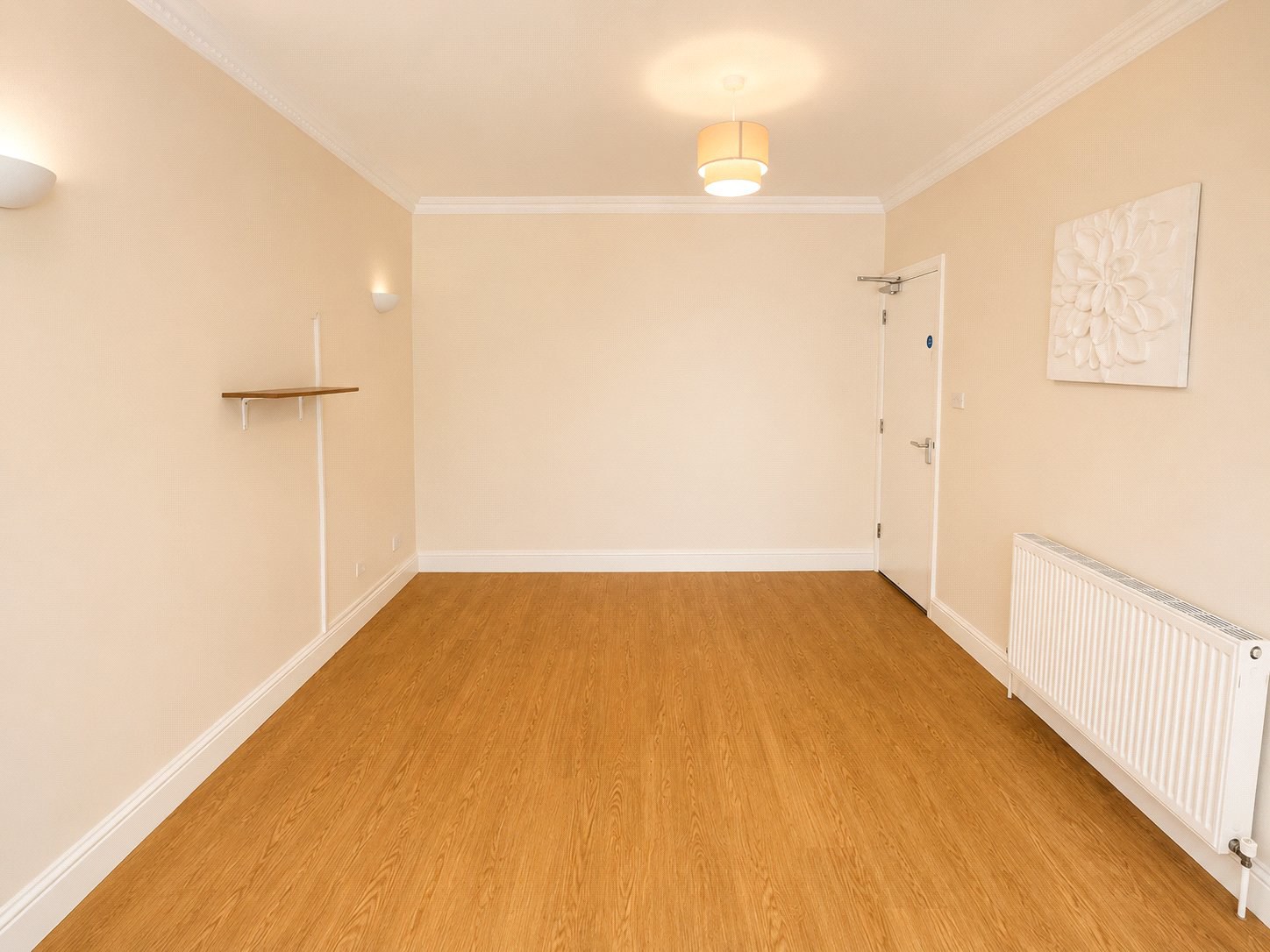Chatsworth Crescent, Hounslow, Greater London, TW3, photo 2