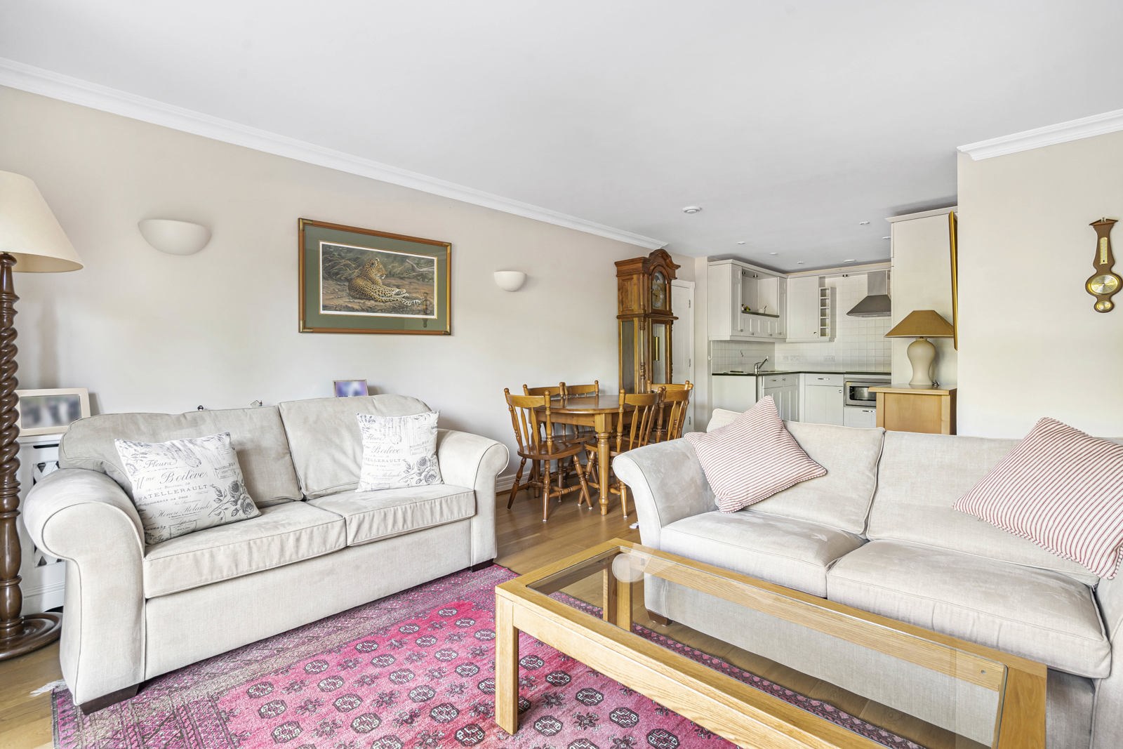 Portsmouth Road, Cobham, Surrey, KT11, photo 3