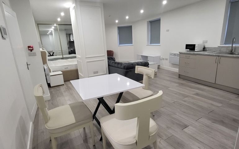 studio flat to rent Windmill Lane