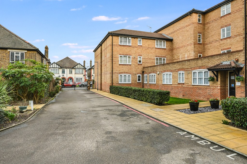 Gibson Court, Regarth Avenue, Romford, photo 16