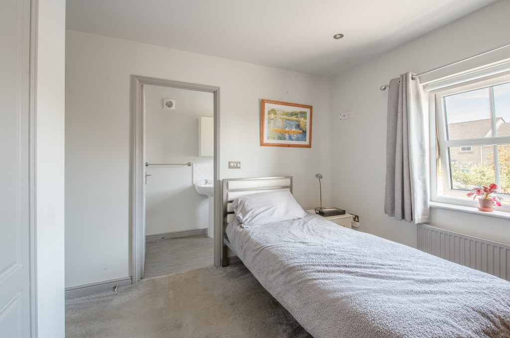 Knights Way, Gilstead, Bingley, West Yorkshire, BD16, photo 17