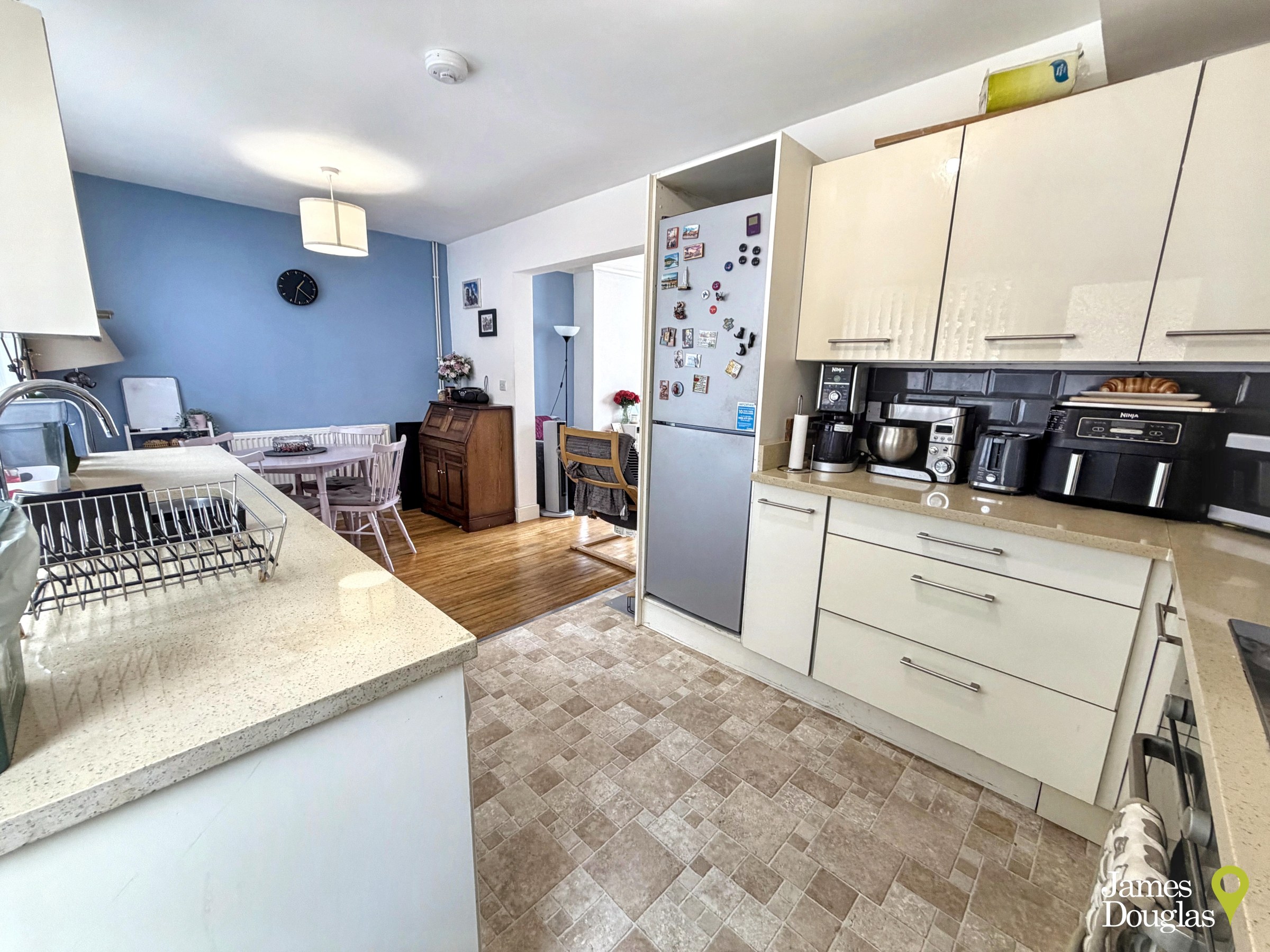 Dan-yr-Allt Close, Rhydyfelin, Pontypridd, photo 10