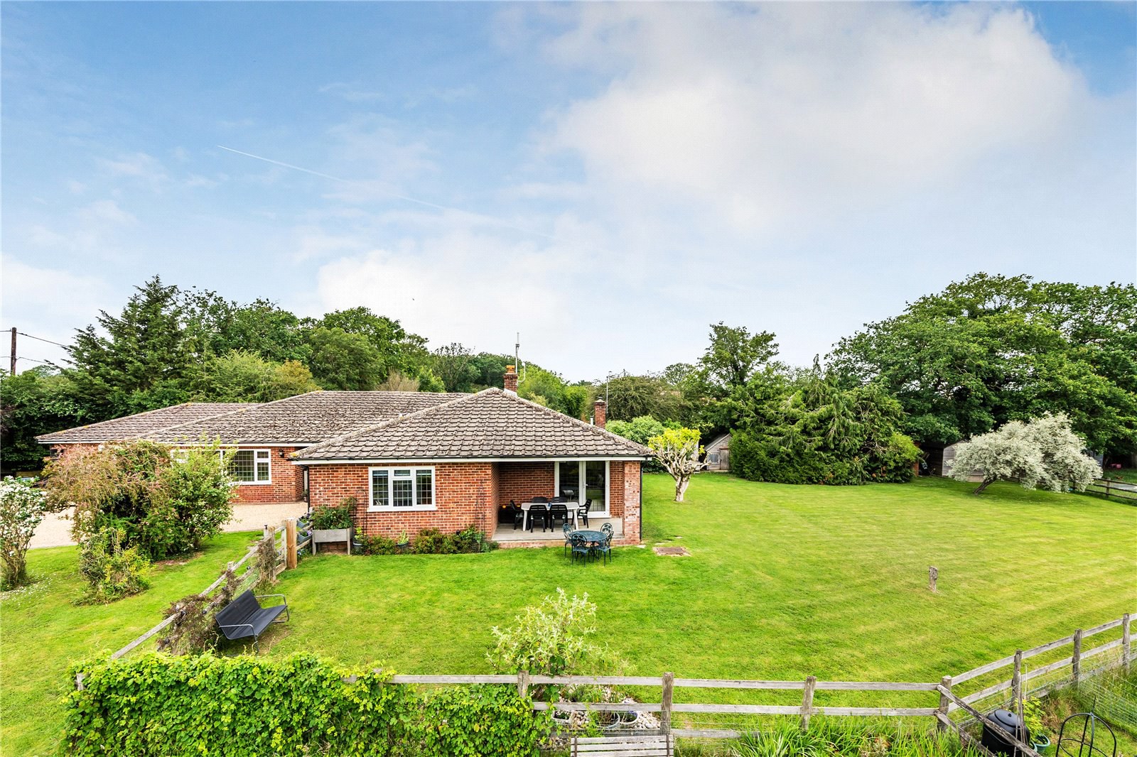 Dwelly Lane, Edenbridge, Kent, TN8, photo 2