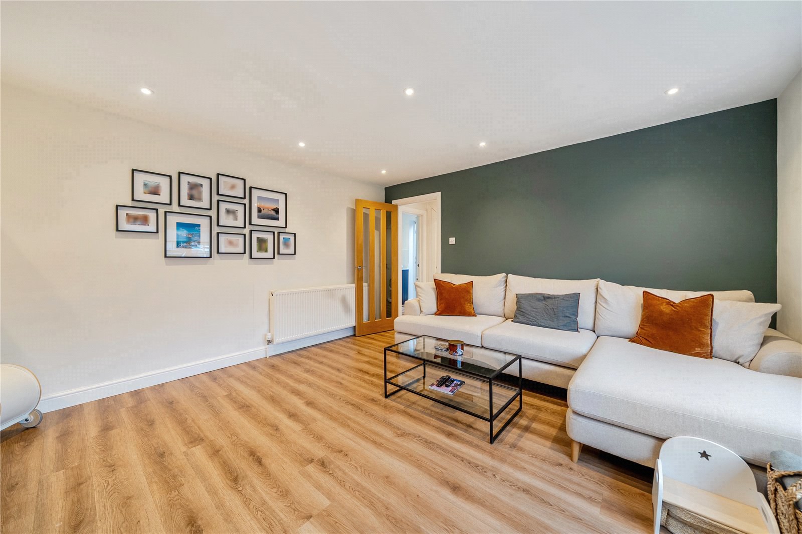 Paddock Court, Hartley Wintney, Hampshire, RG27, photo 9