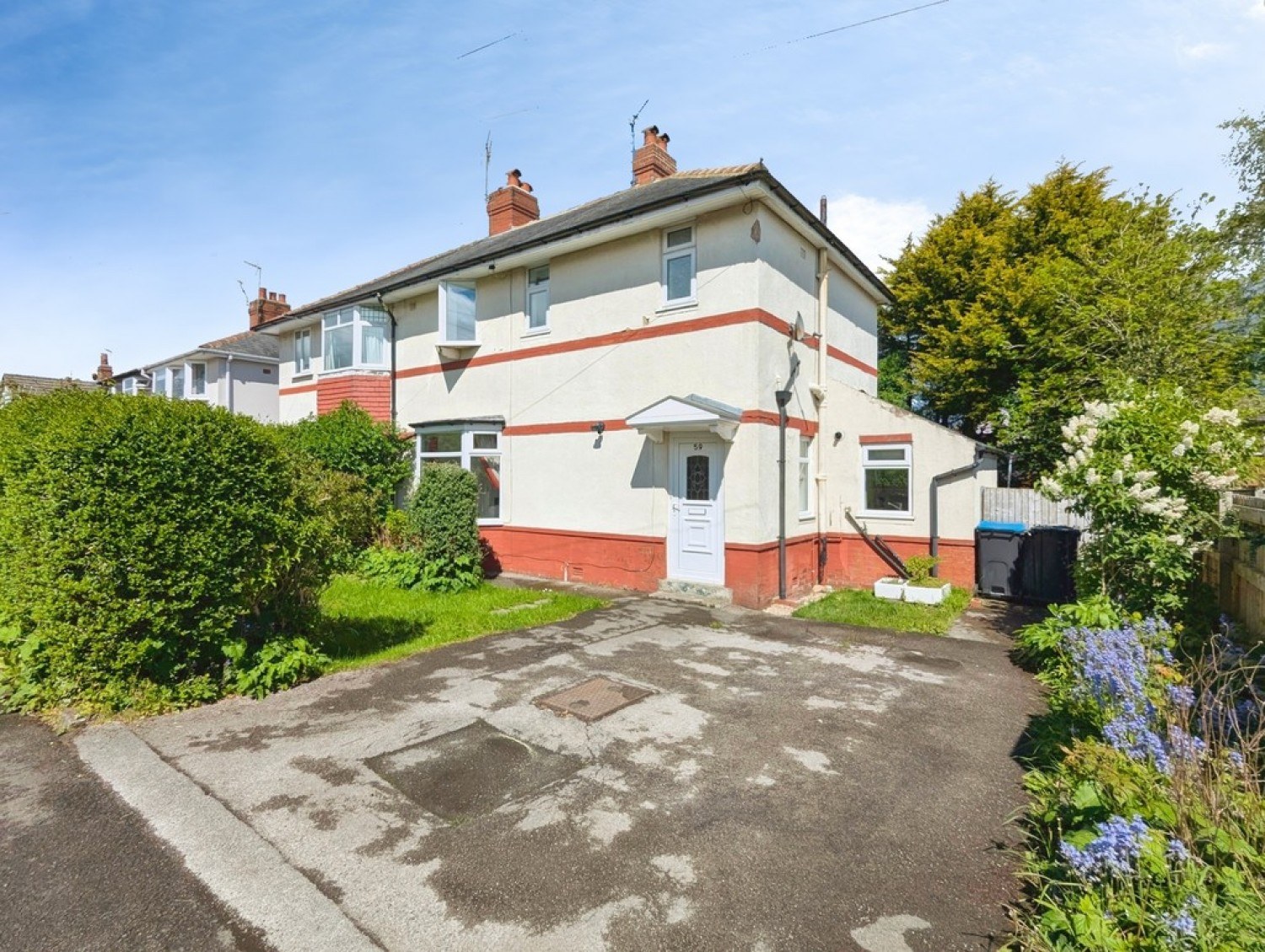 3 bed detached for sale in Wharfedale Avenue, Harrogate