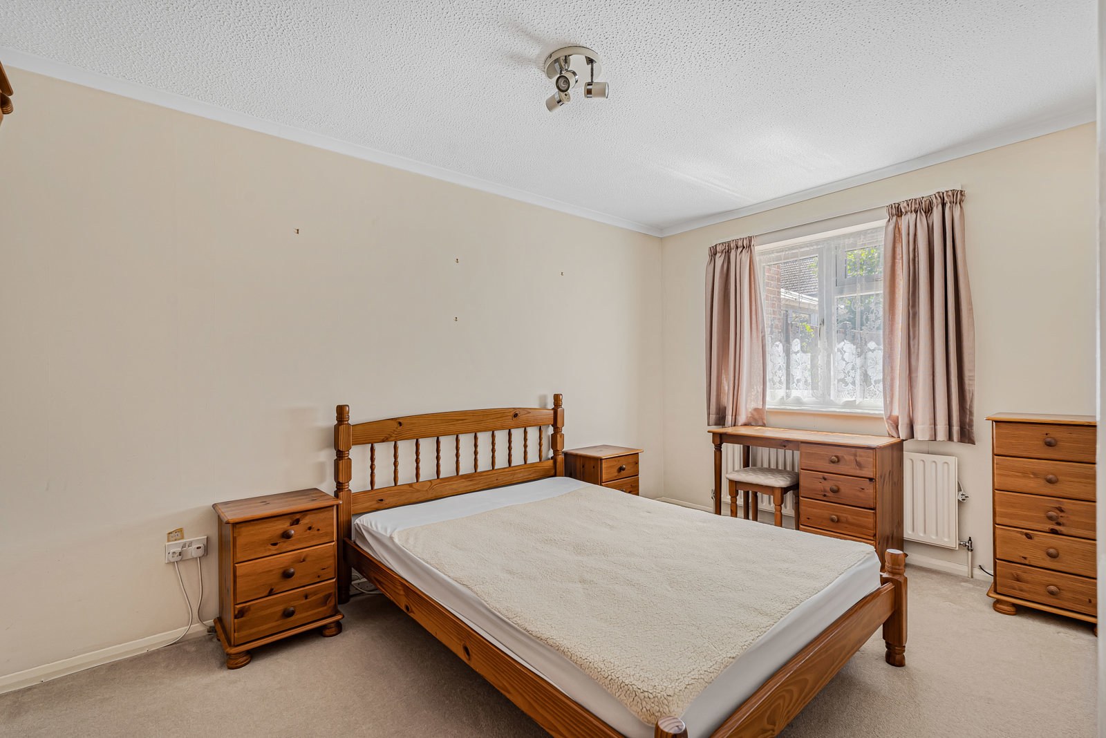Montrose Close, Whitehill, Bordon, Hampshire, GU35, photo 5