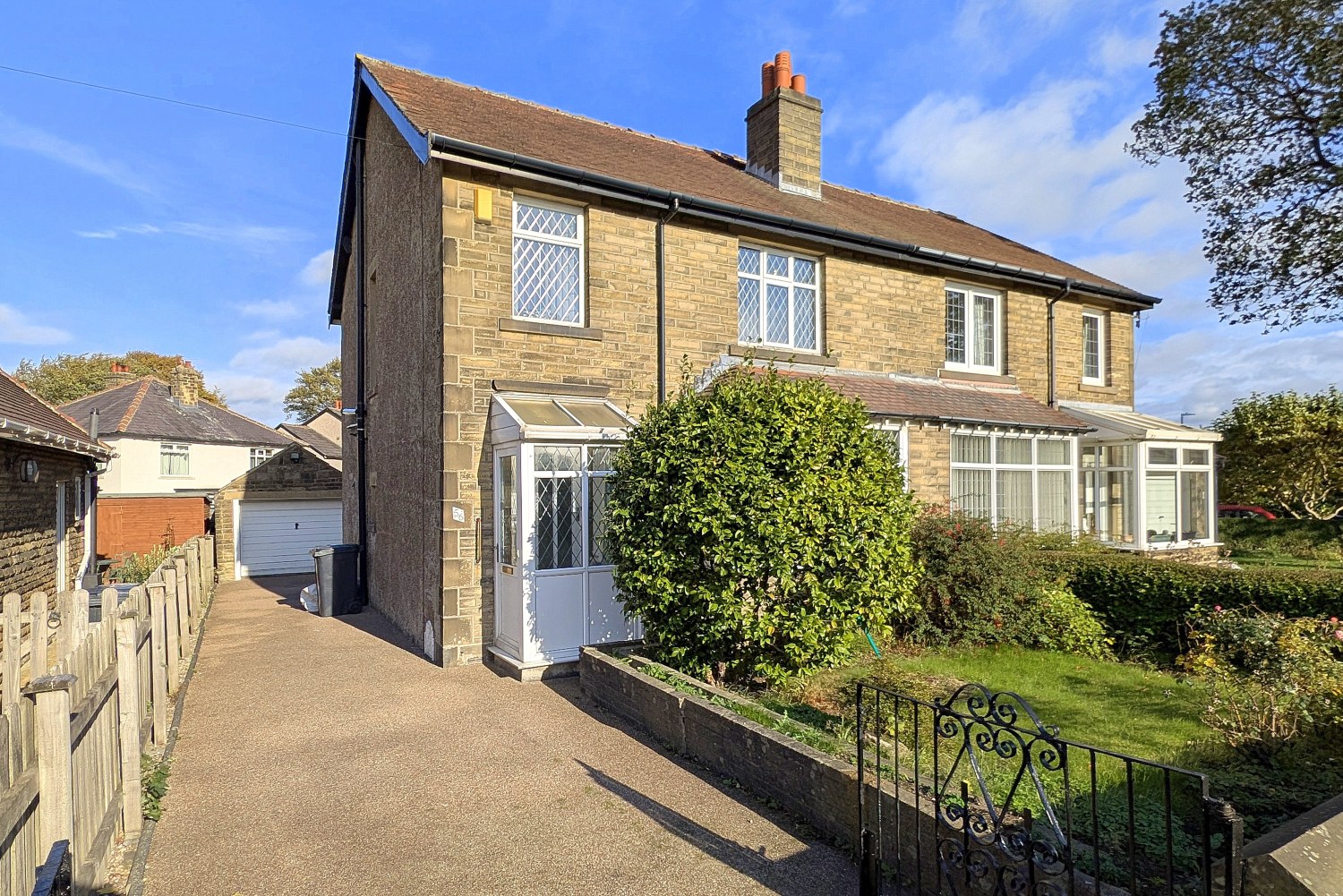 HALIFAX ROAD, BRIGHOUSE, WEST YORKSHIRE, HD6