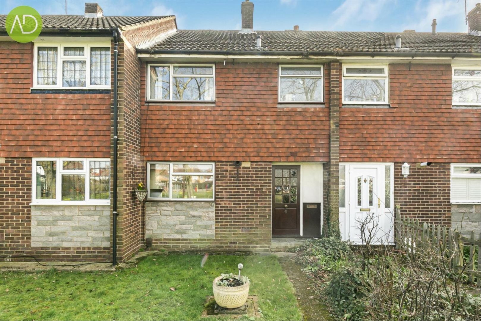 Rowlands Close