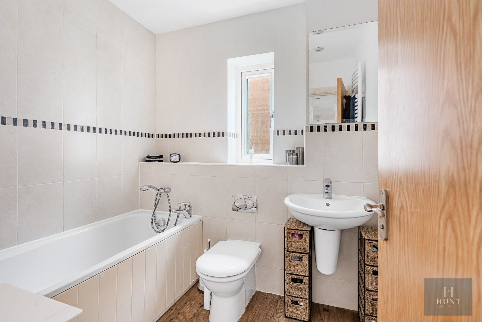 Dadbrook, Cuddington, Aylesbury, Buckinghamshire, HP18, photo 16