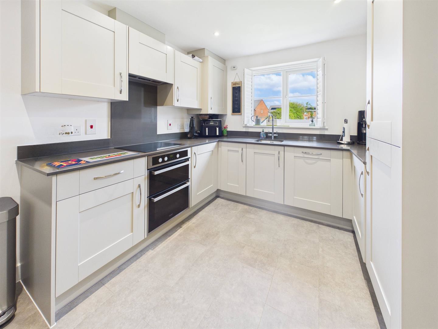 Saxon Drive, Brockworth, Gloucester, photo 3