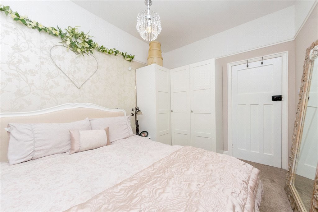 Oxford Road, Birstall, Batley, WF17, photo 17