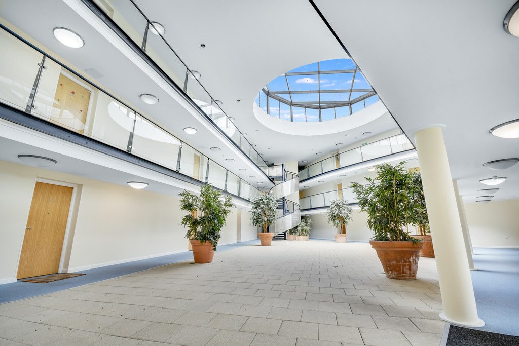 Wells Crescent, Marconi Plaza, Chelmsford, Essex, photo 8