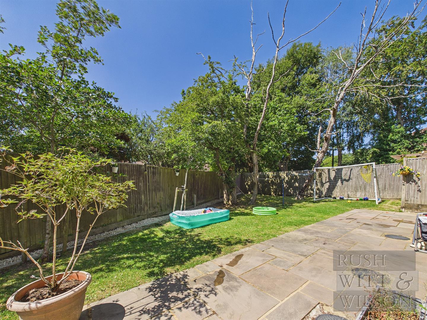 Campkin Gardens, St Leonards on Sea, photo 2