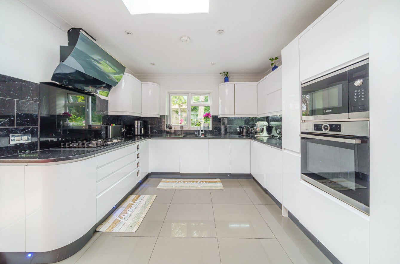 Ferndale, Guildford, Surrey, GU3, photo 2