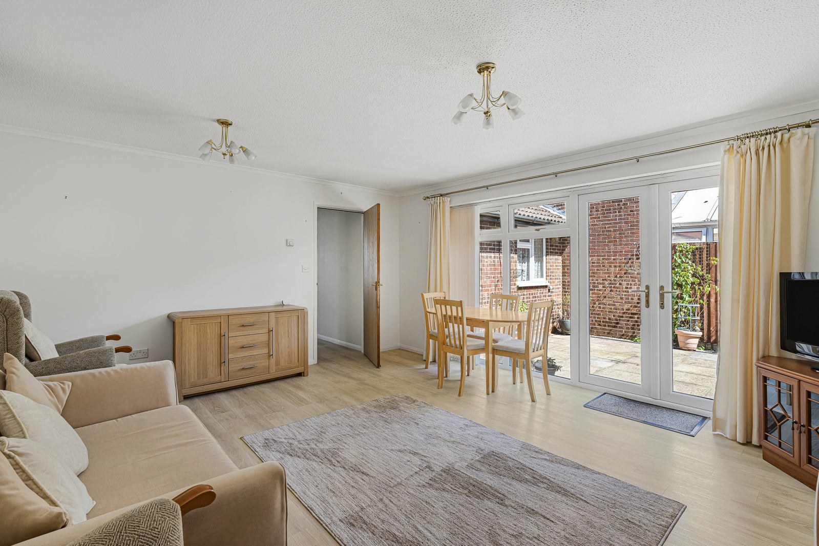 Montrose Close, Whitehill, Bordon, Hampshire, GU35, photo 4