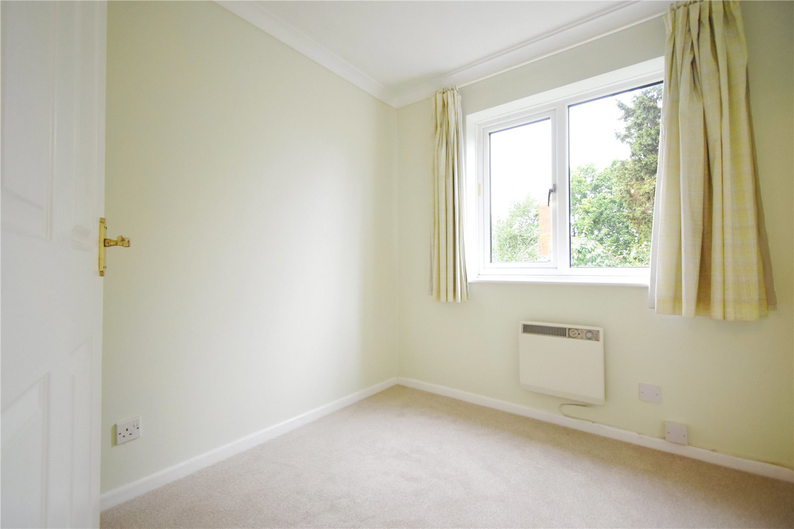 Mill Close, Sherfield-on-Loddon, Hook, Hampshire, RG27, photo 13