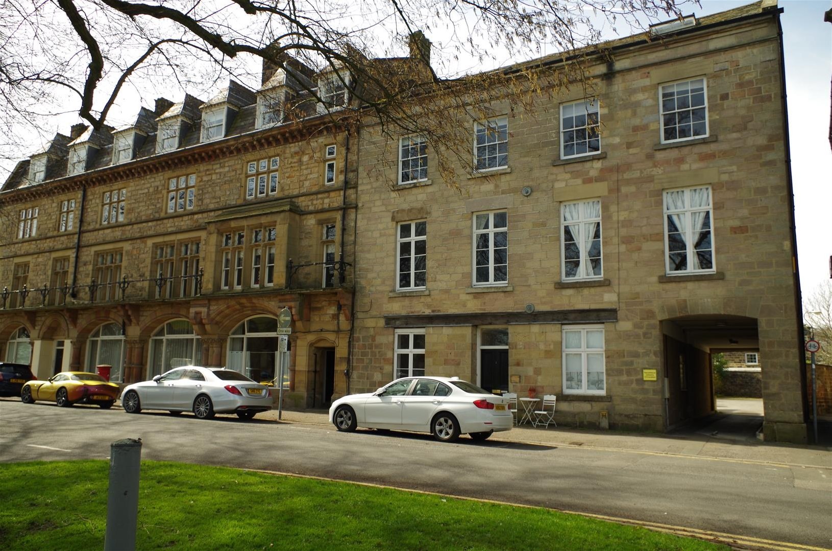 2 bed flat to rent in Park Parade, Harrogate
