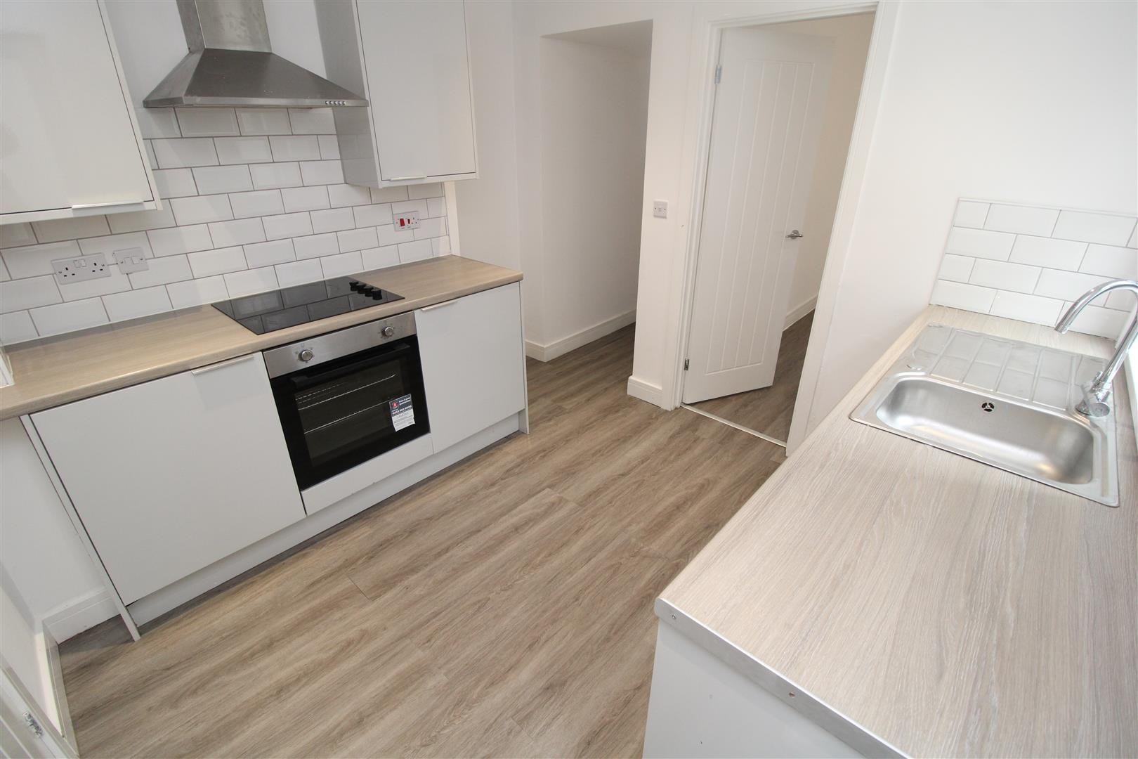House - End Terrace For Rent Aubrey Road