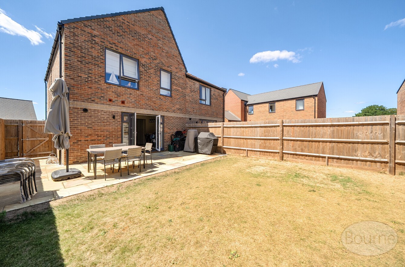 Hornbeam Way, Godalming, Surrey, GU7, photo 4