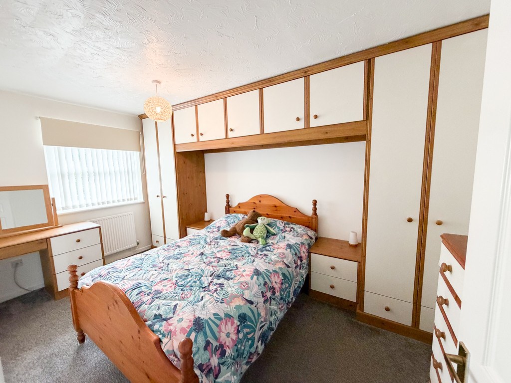Perton Wood View, Blurton, Stoke-on-Trent, photo 14