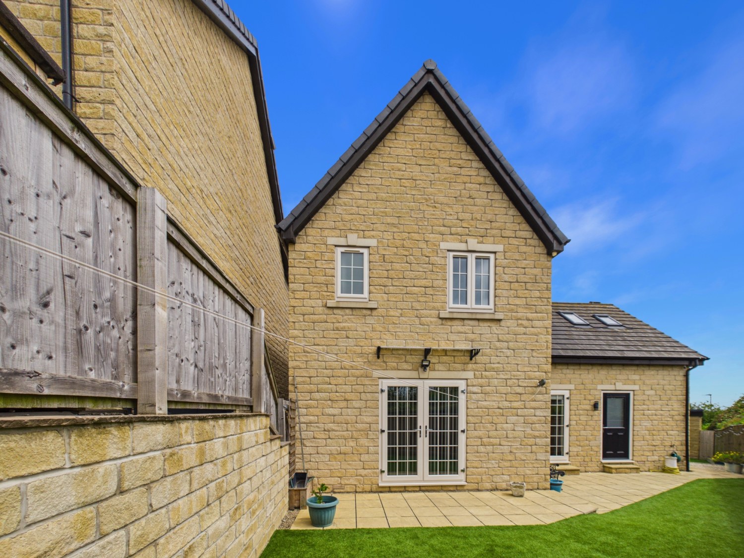 Moat Hill Farm Drive, Birstall, photo 36
