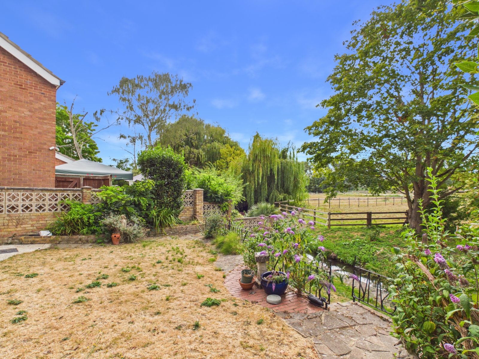 Hereford Close, Laleham, Surrey, TW18, photo 3
