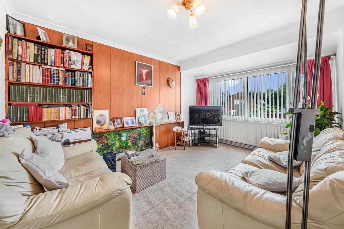 Barn Hill, Roydon, Harlow, photo 3