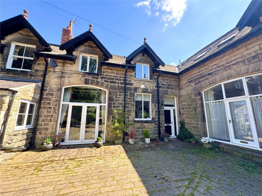 3 bed detached to rent in Rossett Holt Close, Harrogate