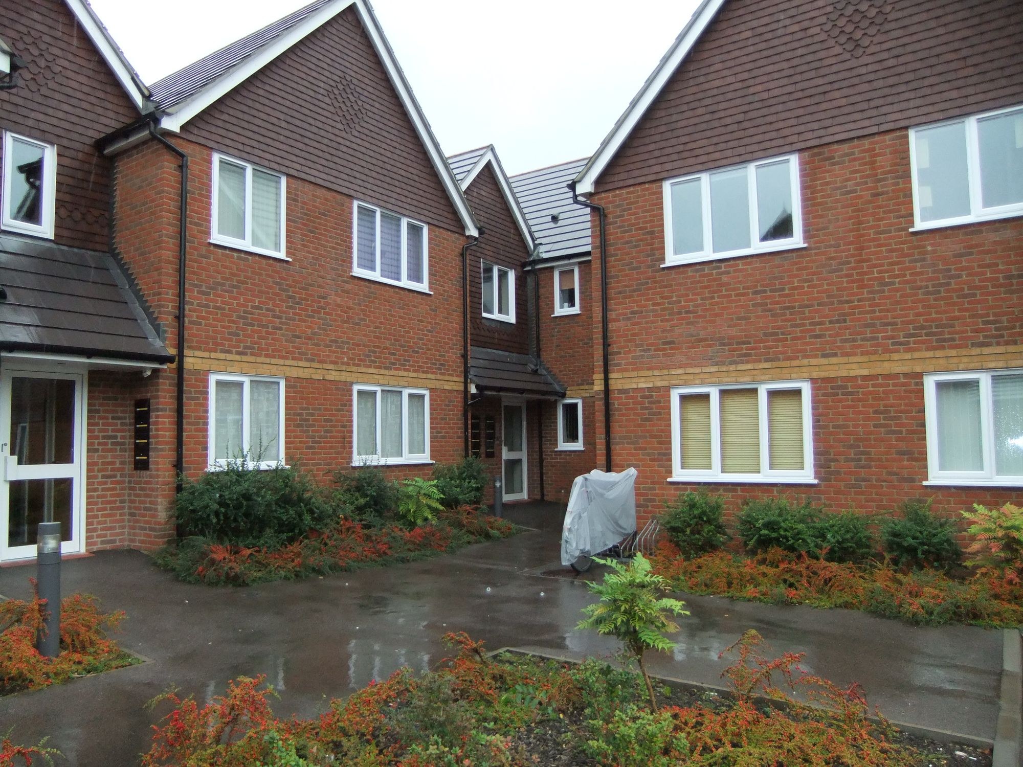 to rent in Landseer Court