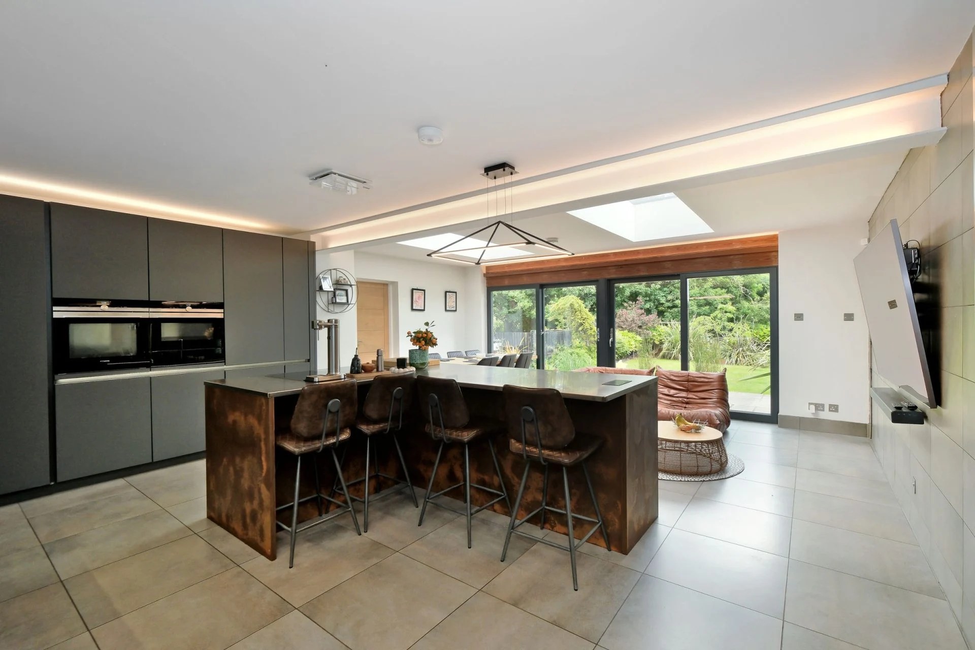 Findon Road