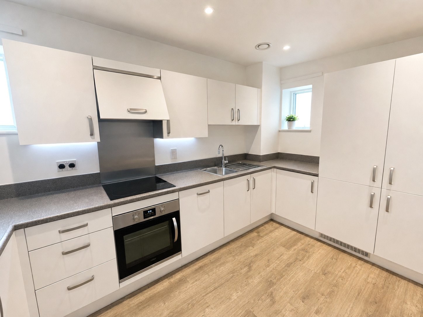 Lampton Road, Hounslow, Greater London, TW3, photo 3